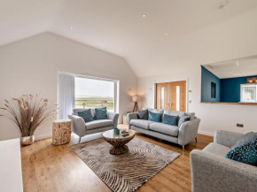 4 Bed in Westward Ho 94726